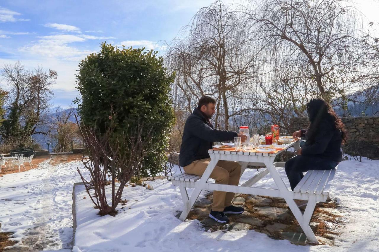 Stayvista At Violet Hill With Bonfire, Gazebo & Hill View 심라 외부 사진